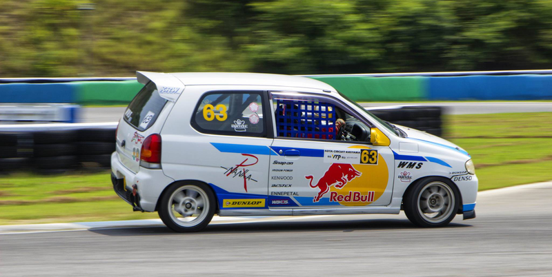 Illustration for article titled Few pics from a keicar race at Kota Circuit today...